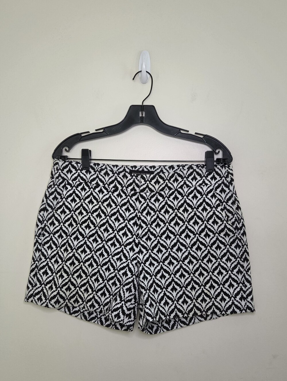 Women's Banana Republic Black & White Shorts Sz 8